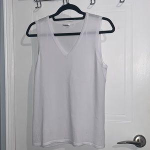 *BRAND NEW* White sleeveless top